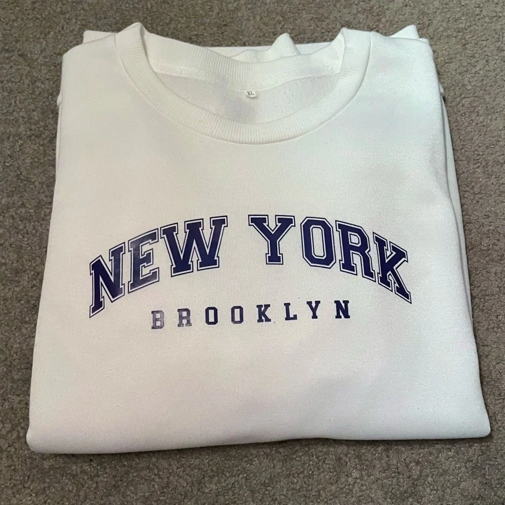 SHEIN Women’s White “New York Brooklyn” Fleece Long Sleeve Pullover Sweatshirt - Picture 3 of 4